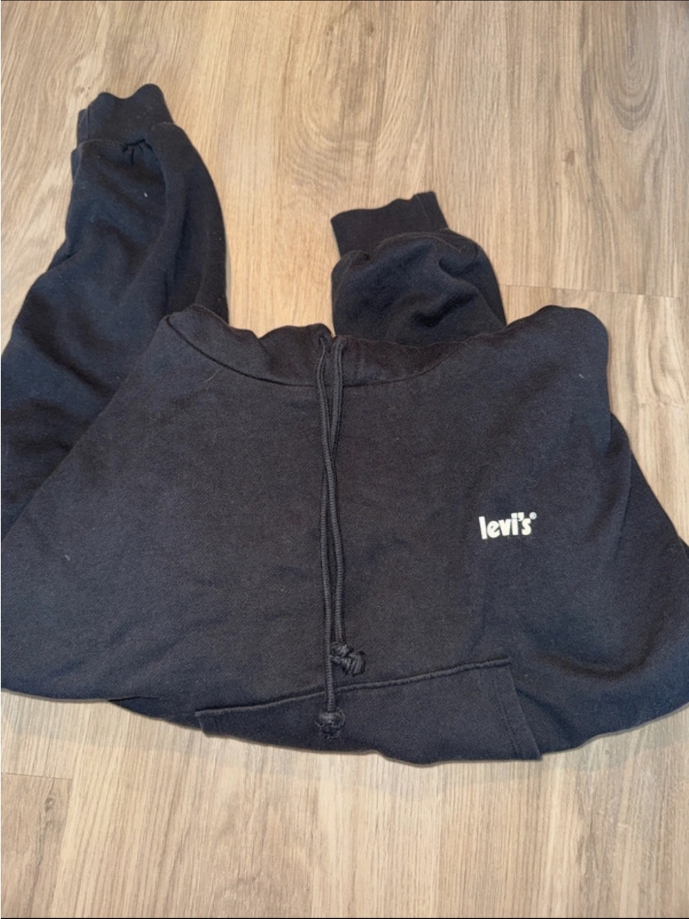 Levi’s cropped hoodie